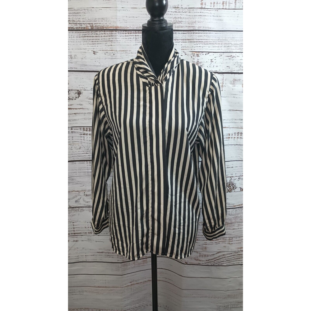 Vintage‎ Pinstripe Tan / Black With Gorgeous Collar Detail Size 8